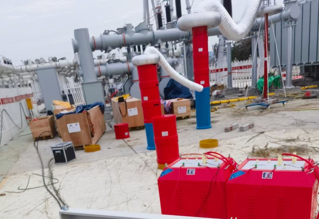 1721296646205337.jpg 串聯(lián)諧振現場照片1_副本.jpg